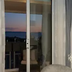 Ana *